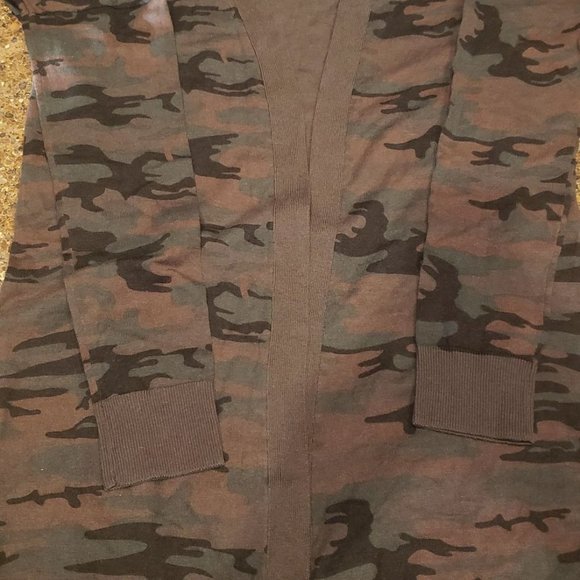 Sanctuary Play Cardigan in Camo green NWT (XS) - Picture 4 of 4